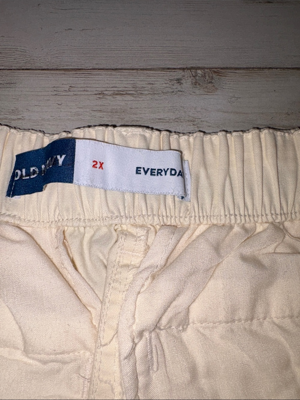 Old Navy Everyday Women's Cream High-Rise Bermuda Shorts Plus Size 2X - Picture 2 of 13